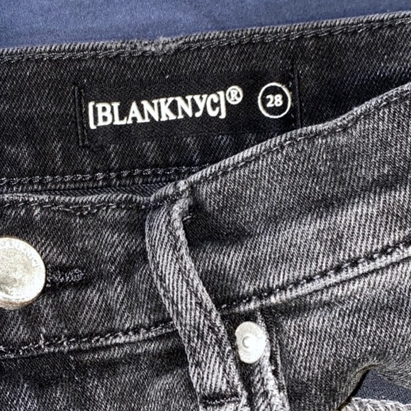 BlankNYC Black High Rise Denim Shorts - Picture 4 of 4
